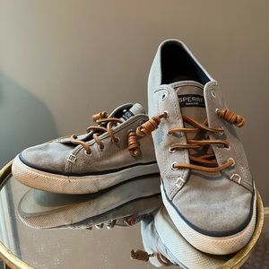 Speery slip on